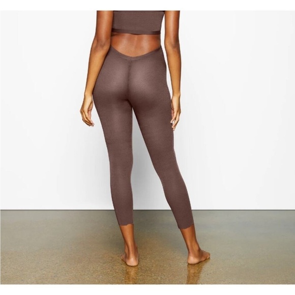 SKIMS Sheer Sculpt Low Back Legging Espresso Brown Style#:SH-LEG-2556 *77 - Picture 1 of 5